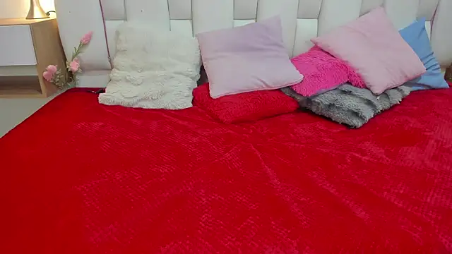 mask red girl online show from March 27, 2026, 1:00 pm