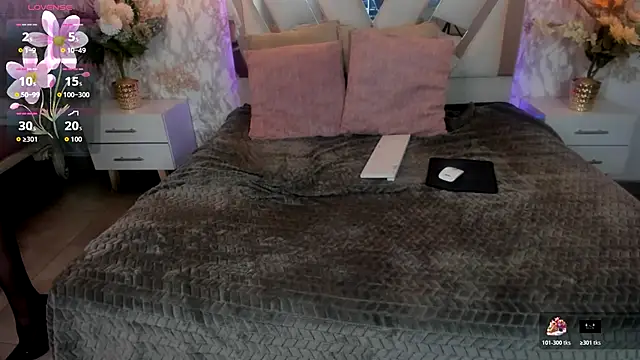 Snapshot of Mysterius_Woman chatting on November 26, 2025, 1:23 pm Mysterius Woman online show from November 26, 2025, 1:23 pm