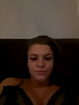 SenSophiaXX online show from December 4, 2025, 5:54 pm