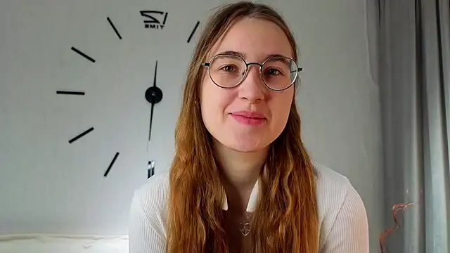 DebbraBickler online show from November 30, 2025, 6:12 pm