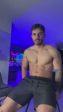 Valenthino Salvatore online show from December 15, 2025, 4:06 am