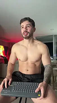 Valenthino Salvatore online show from December 17, 2025, 4:07 am