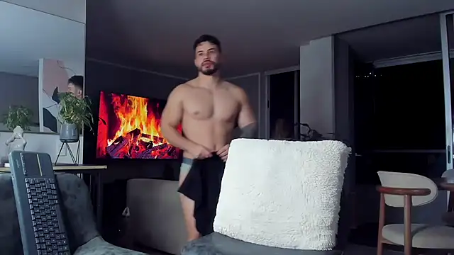 Valenthino Salvatore online show from April 19, 2026, 3:17 am