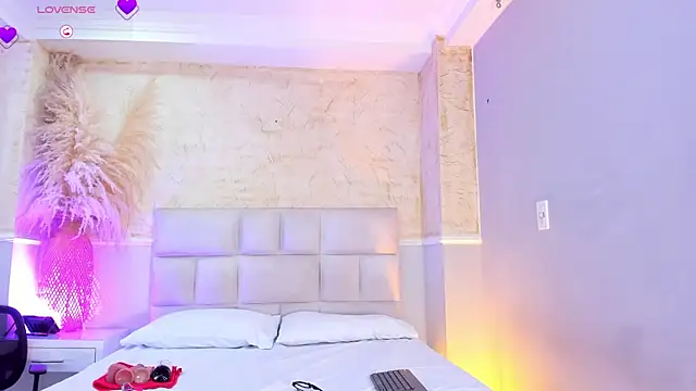 BritneyCortz  online show from February 6, 2026, 10:35 pm