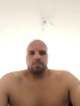 Phoenix2310 online show from December 17, 2025, 11:38 am