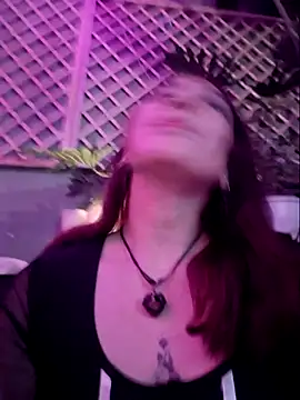 Eveeelyn25 online show from February 8, 2026, 1:20 am