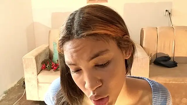 Snapshot of ginebra_n_yan chatting on December 17, 2025, 6:47 pm ginebra n yan online show from December 17, 2025, 6:47 pm