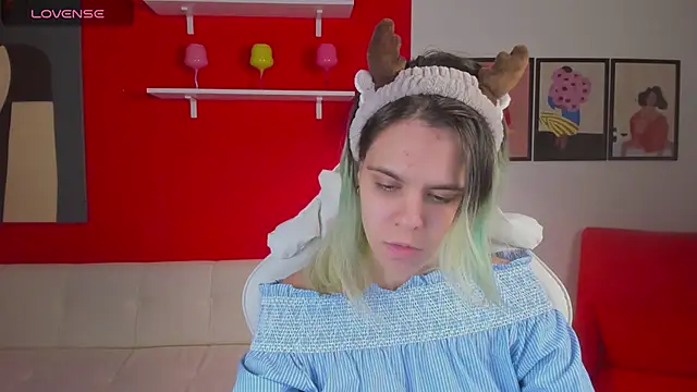 Snapshot of LiraBelle chatting on December 4, 2025, 3:16 am LiraBelle online show from December 4, 2025, 3:16 am