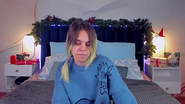 Snapshot of LiraBelle chatting on December 15, 2025, 3:22 am LiraBelle online show from December 15, 2025, 3:22 am