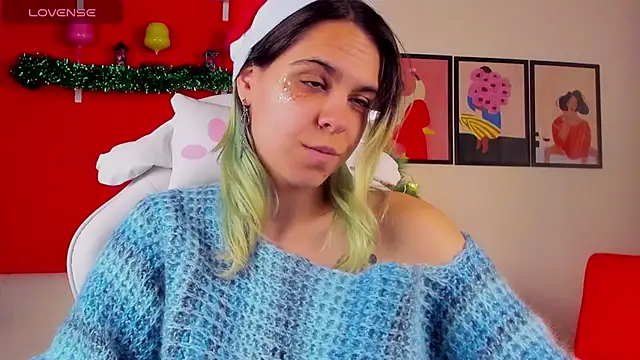 Snapshot of LiraBelle chatting on December 17, 2025, 3:23 am LiraBelle online show from December 17, 2025, 3:23 am