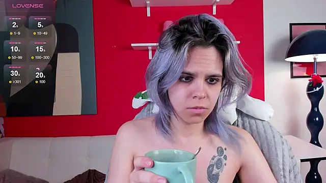 LiraBelle online show from April 3, 2026, 3:21 pm