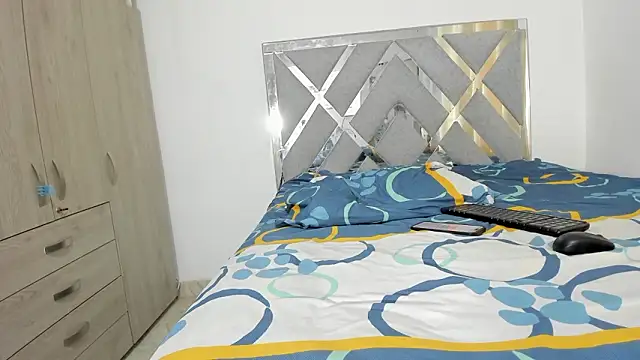 hinnataSmilerr online show from March 13, 2026, 3:40 pm