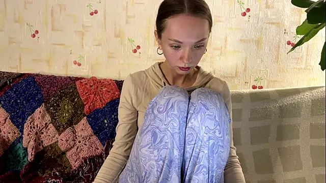 PaulaTisch online show from December 15, 2025, 4:11 pm