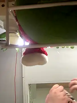 Kitty Bms  online show from December 20, 2025, 7:10 pm