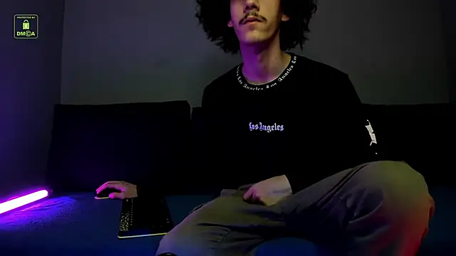 Dilan Wolfe online show from December 19, 2025, 5:20 pm