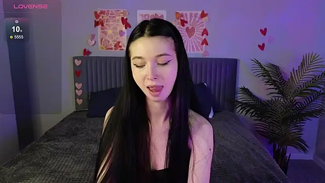 miiss jessica online show from April 14, 2026, 1:22 am