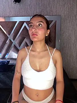 Snapshot of ZoeJohnson_Pink chatting on November 25, 2025, 12:49 pm ZoeJohnson Pink online show from November 25, 2025, 12:49 pm