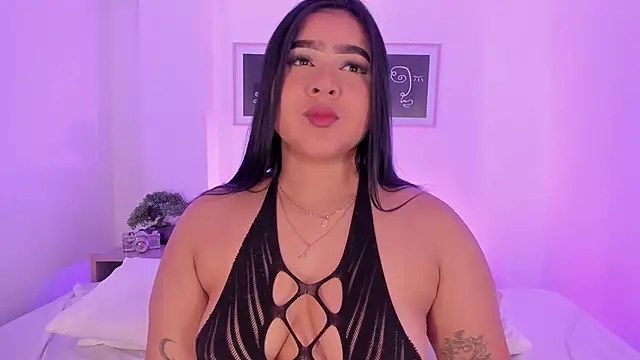 alejandrarojas  online show from April 20, 2026, 1:03 pm