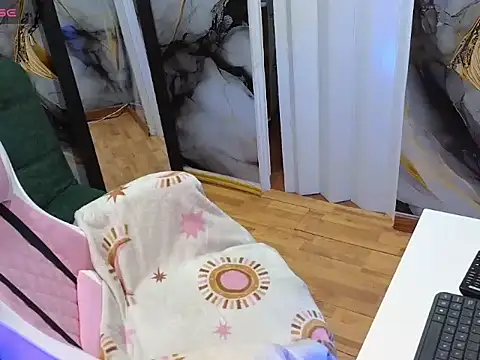 SHIZUKA WET online show from December 5, 2025, 3:15 am