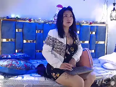 SHIZUKA WET online show from December 5, 2025, 8:49 pm