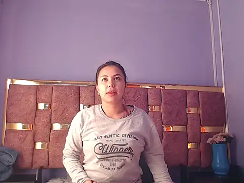 SHIZUKA WET online show from January 7, 2026, 4:04 am