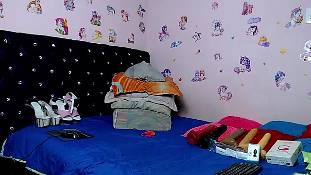 ShantalTsFox online show from February 10, 2026, 2:15 am