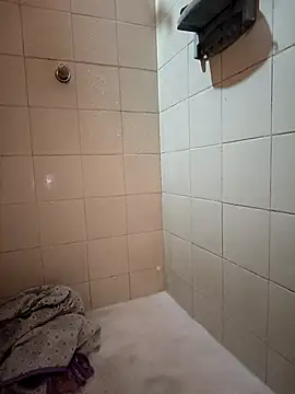 DaslyTsRoze online show from March 22, 2026, 1:36 pm