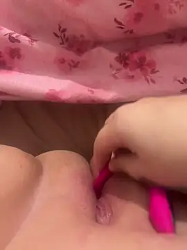 sluttybabex online show from December 19, 2025, 10:28 pm