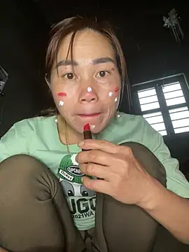 meganmeo online show from February 12, 2026, 5:24 am