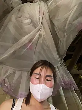 meganmeo online show from April 20, 2026, 6:49 am