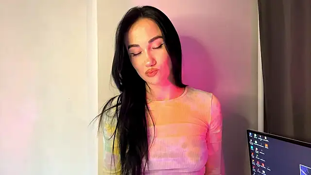 Beautyofnlka online show from November 29, 2025, 2:53 pm