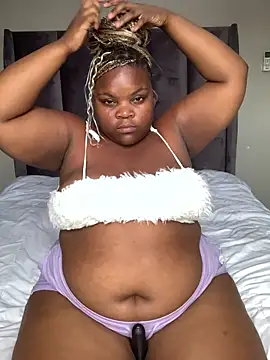 Snapshot of cuddlegiantbear chatting on November 28, 2025, 7:33 am cuddlegiantbear online show from November 28, 2025, 7:33 am