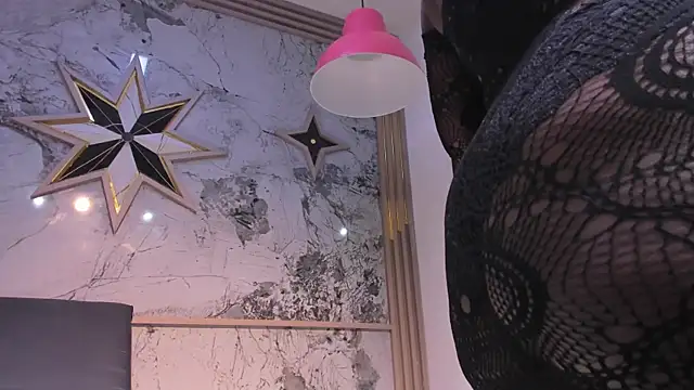 Snapshot of ZoeCollin chatting on February 4, 2026, 7:42 pm ZoeCollin online show from February 4, 2026, 7:42 pm