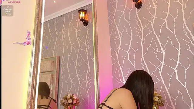 Julia rivers online show from February 4, 2026, 1:17 pm