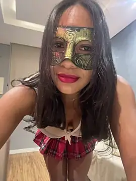 LunnaMaska online show from December 23, 2025, 3:15 am