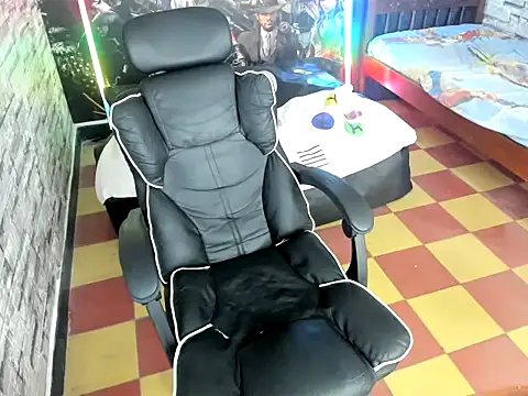 jay orange online show from November 28, 2025, 7:27 pm