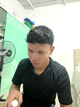 Snapshot of secret_justin7 chatting on December 5, 2025, 11:08 am secret justin7 online show from December 5, 2025, 11:08 am