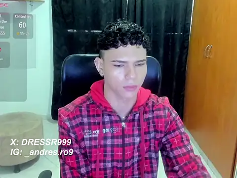 Snapshot of secret_justin7 chatting on December 18, 2025, 12:44 pm secret justin7 online show from December 18, 2025, 12:44 pm