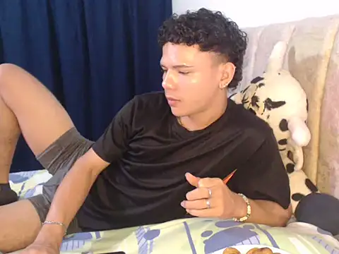 Snapshot of secret_justin7 chatting on December 20, 2025, 3:24 am secret justin7 online show from December 20, 2025, 3:24 am