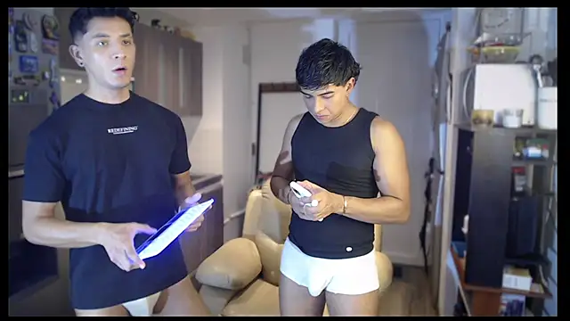 soyleonardo1 online show from November 28, 2025, 6:49 am