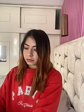 Snapshot of MaddieHunter chatting on November 25, 2025, 1:33 pm MaddieHunter online show from November 25, 2025, 1:33 pm