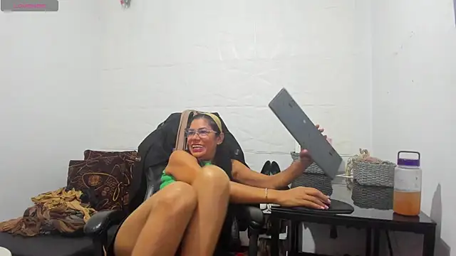 Miss clarepocahose online show from July 11, 2026, 11:06 pm