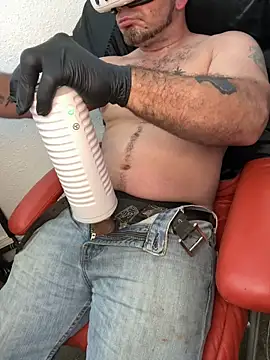 2addictivelyhorny online show from March 3, 2026, 10:10 am