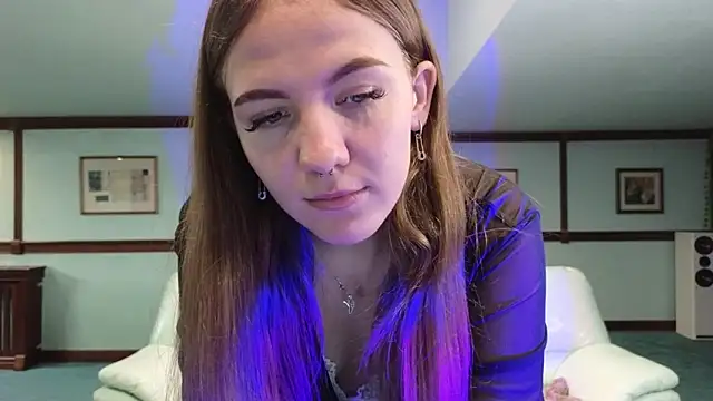 KiraRustle online show from December 19, 2025, 2:29 am