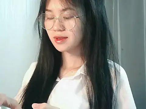 Snapshot of Nunaa18 chatting on November 26, 2025, 4:46 am Nunaa18 online show from November 26, 2025, 4:46 am