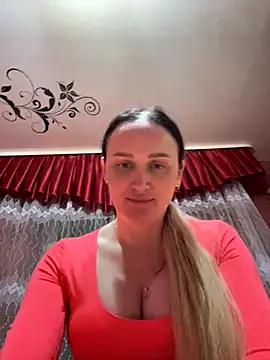 TomilaSi online show from December 1, 2025, 9:31 pm