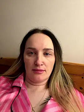 TomilaSi online show from January 7, 2026, 9:50 pm