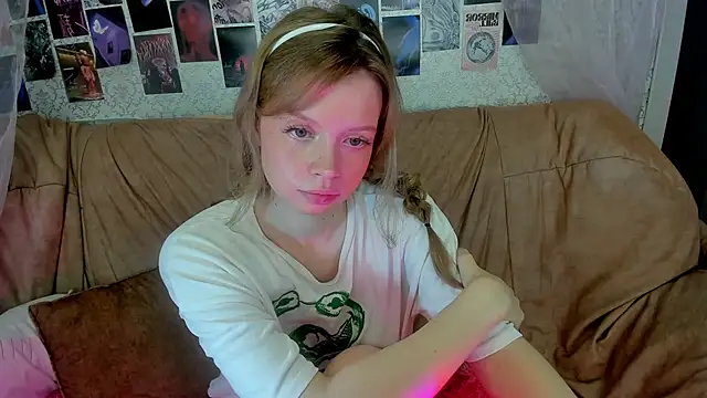 AlysaMeow online show from June 7, 2026, 4:11 pm
