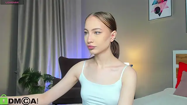 lally cute online show from December 5, 2025, 11:19 am