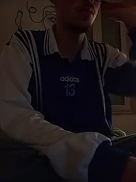 elias milo online show from December 1, 2025, 10:37 pm